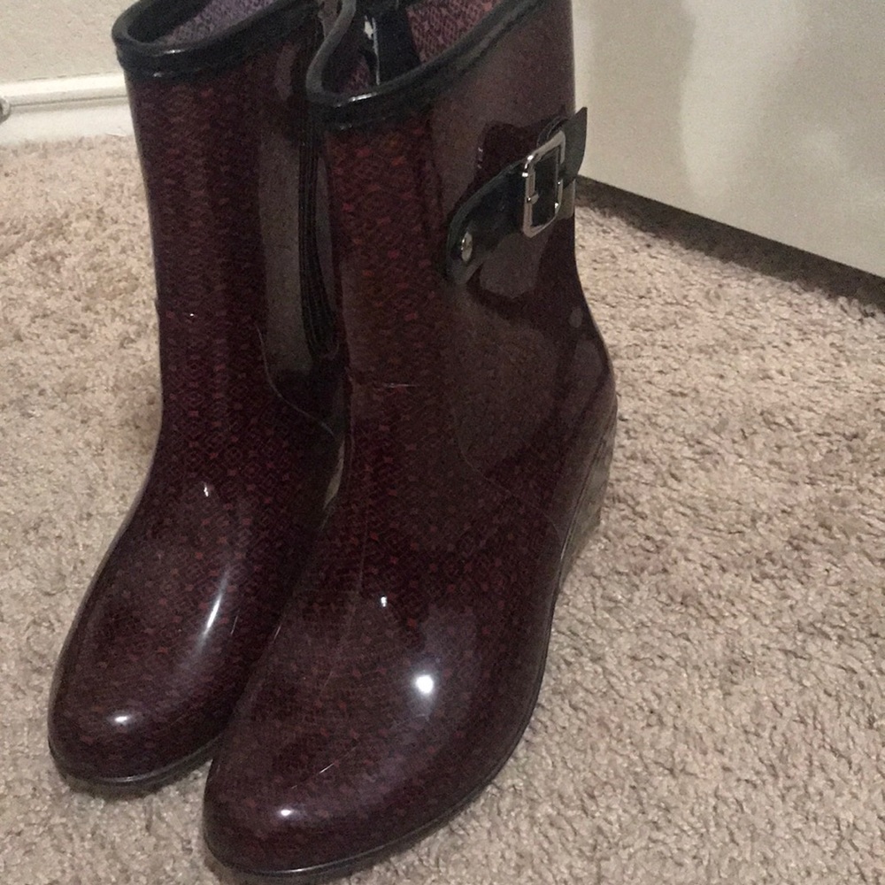 Boots - Picture 2 of 2